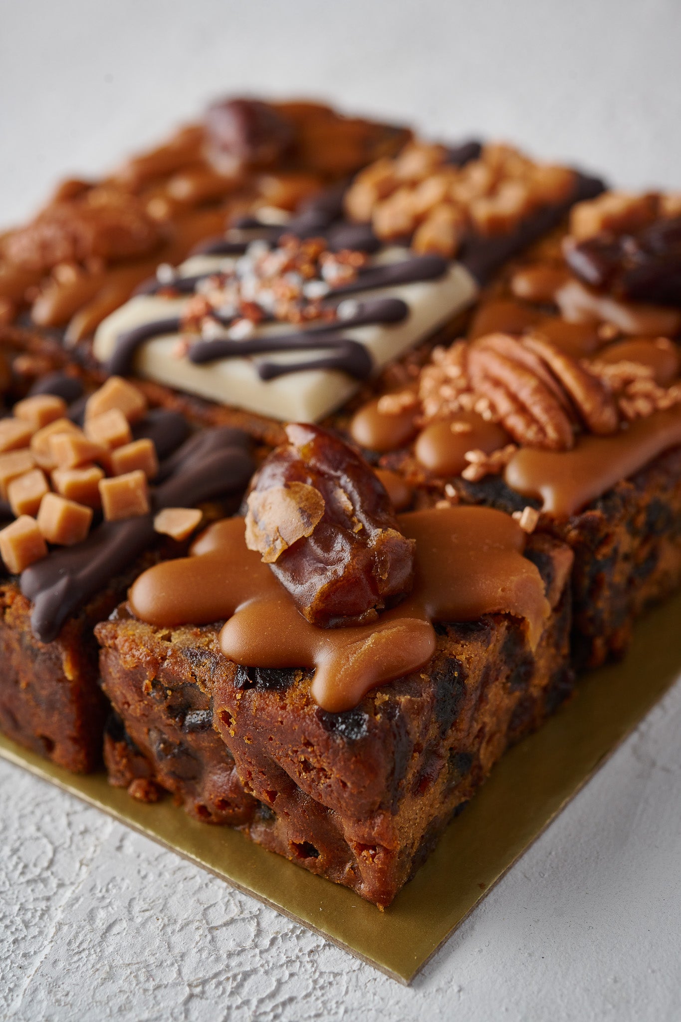 Caramel & Date Fruit Cake Gift Box