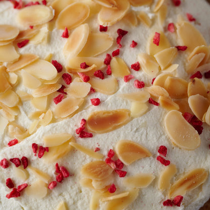 Almond & Raspberry Bakewell Cake(vegan)